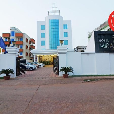 Capital O 40848 Hotel Mirabel Kupand Exterior photo