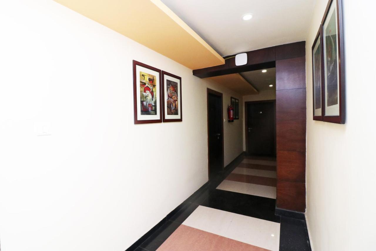 Capital O 40848 Hotel Mirabel Kupand Exterior photo